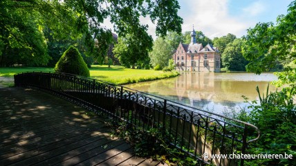 Het kasteel De Rivieren open zijn deuren